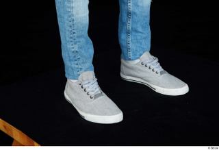 Claudio foot grey sneakers 0002.jpg